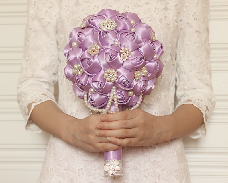Il bouquet di sposa di cerimonia nuziale su ordinazione di alta gamma di fascia alta